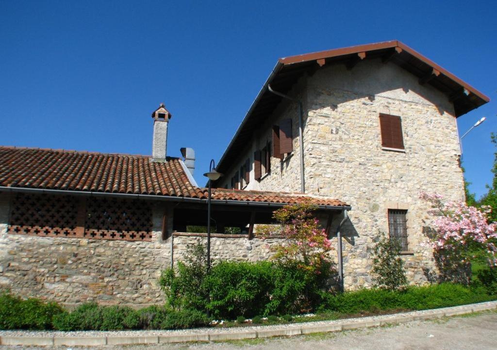 Agriturismo Cassinazza Orsenigo Bagian luar foto